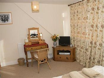 Harlequin Guest House With Parking Weymouth Bagian luar foto