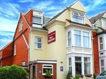 Harlequin Guest House With Parking Weymouth Bagian luar foto